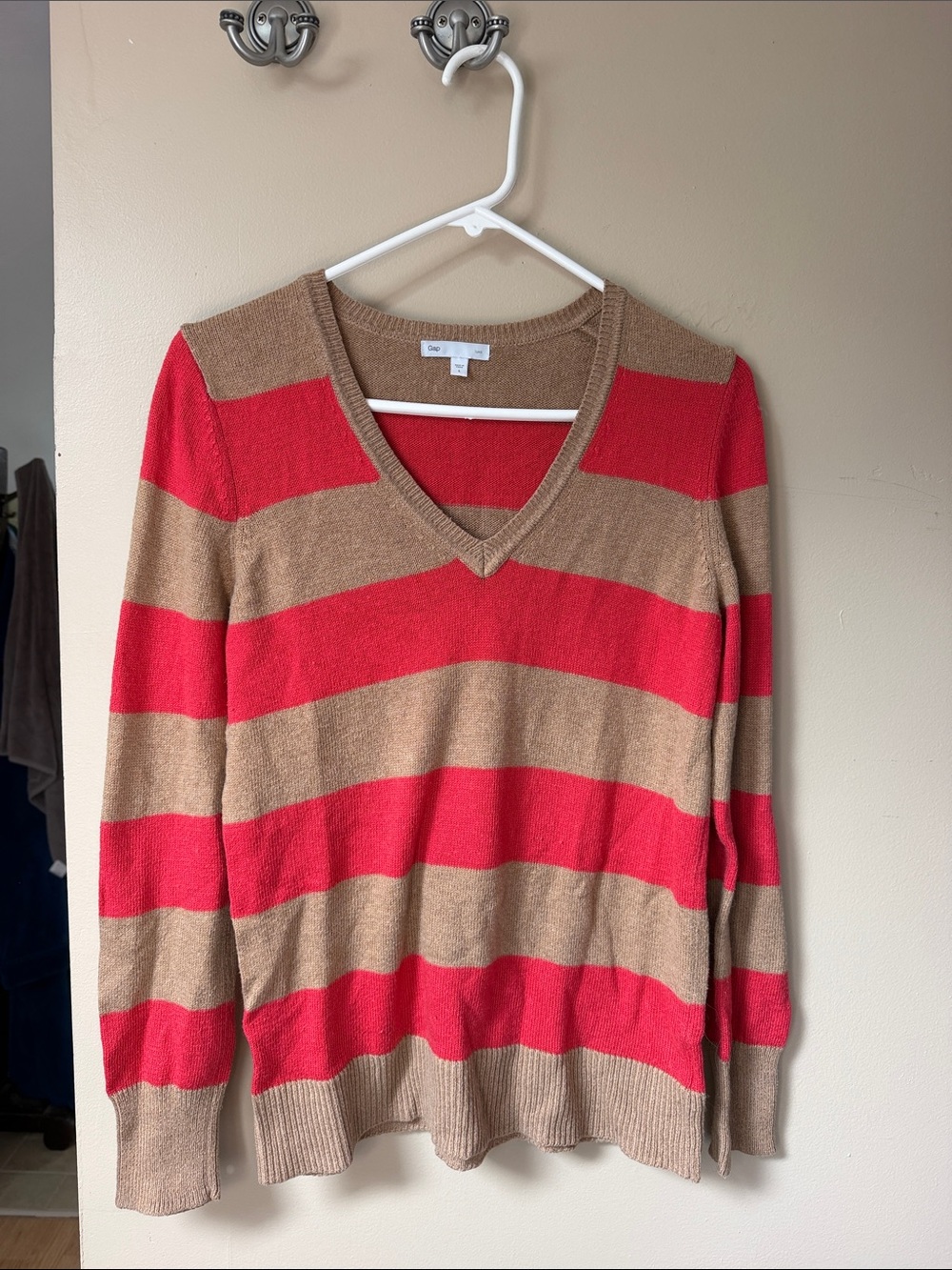 GAP Women's V-Neck Striped Sweater in Red and Tan